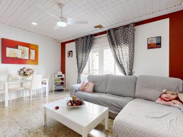 Ocasión! Casa con escaleta y amplia terraza en Alzira