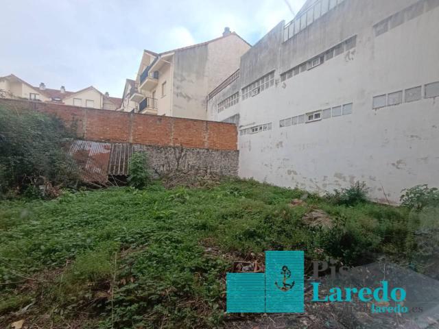 OCASIÓN CASA CON TERRENO EN EL CENTRO DE AMPUERO