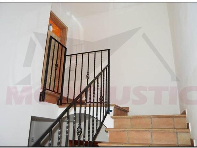 OCASIÓN: CASA DE 555 M2 CON 2 VIVIENDAS INDEP. GARAJE 120 M2, Y ENTRESUELO DE 149 M2 A 2 CALLES