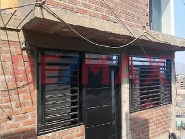 Ocasion Linda Casa De Dos Pisos A 3 Cuadras Del Mall De Sjl