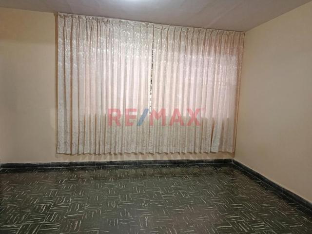 Ocasion Se Vende Primer Piso De Casa En Urbanización Miraflores