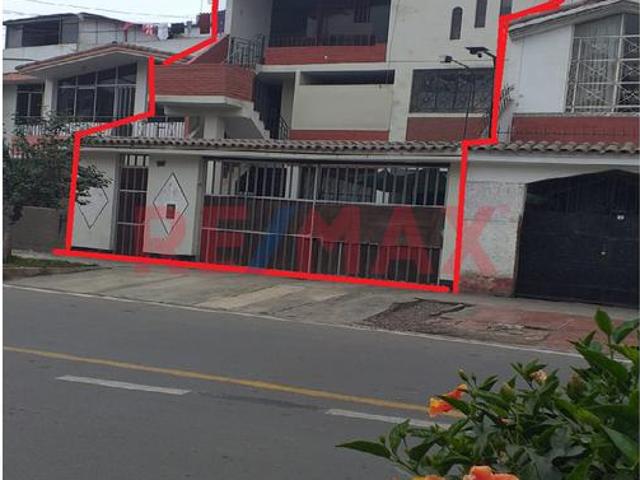 ¡Ocasión Única! Se Vende Departamento Duplex En Zona Exclusiva – Urb. Las Flores, S.J.L