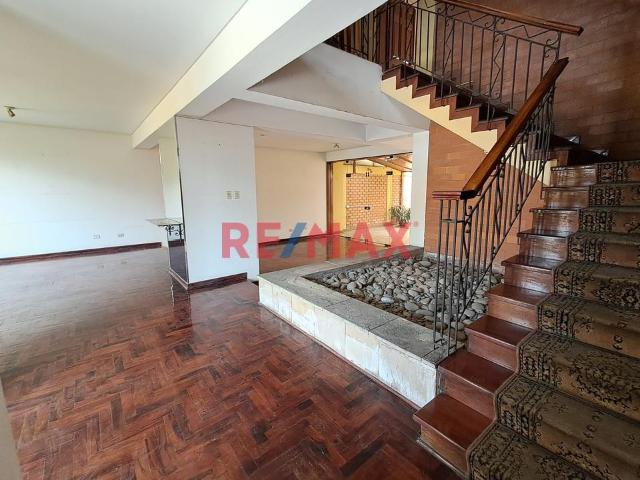 Ocasion! Venta Casa Residencial Frente A La Universidad De Lima Y Jockey Plaza Surco