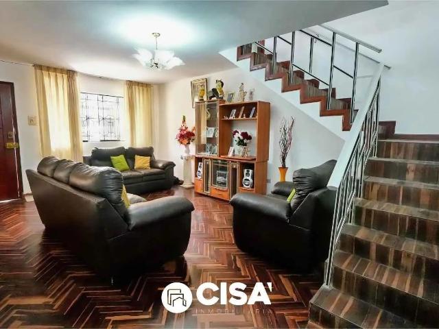 ¡OCASIÓN! Venta de Casa 2 Pisos 243 m2 San Juan de Miraflores– US$ 209,000