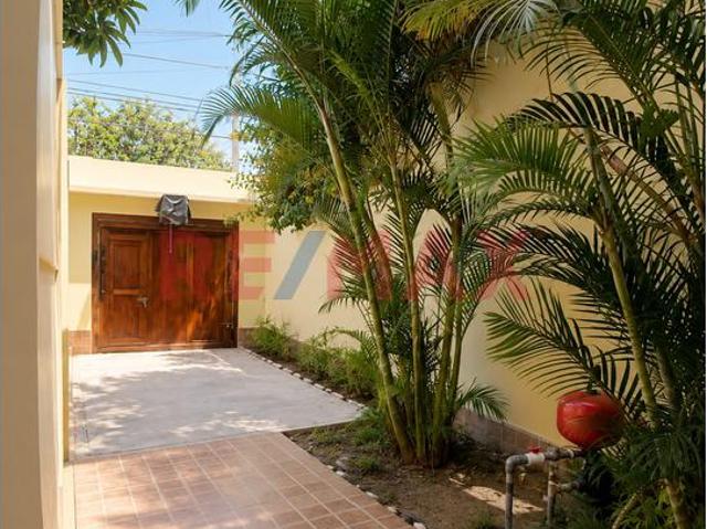 Ocasion Venta De Lindo Triplex Ubicado En Urb Los Cocos Del Chipe O S