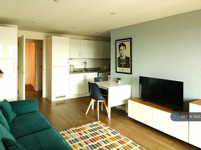 Occupation Road, Cambridge, CB1 2 bed flat to rent £1,800 pcm £415 pw