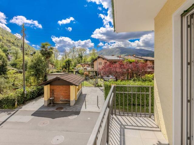 OCCASIONE AMPIO 3.5 LOCALI CON BALCONE A LUGANO FIGINO
