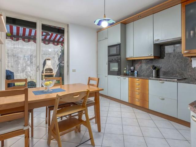 OCCASIONE VILLETTA 5.5 LOCALI CON GIARDINO A SESEGLIO
