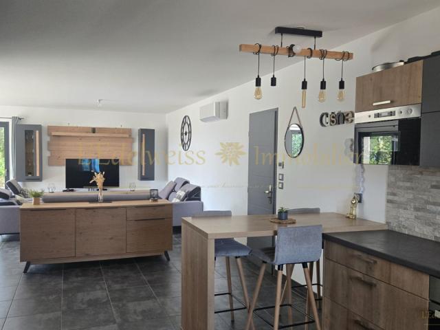 Gard Bezouce Maison contemporaine plain pied 109 m2 3 chambres Terrain 635 m2