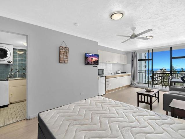 Ocean View studio apartment in Surfers Paradise