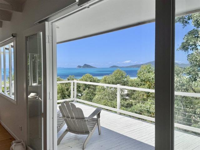OCEAN VIEW TREETOP HOME IN HIDEAWAY BAY