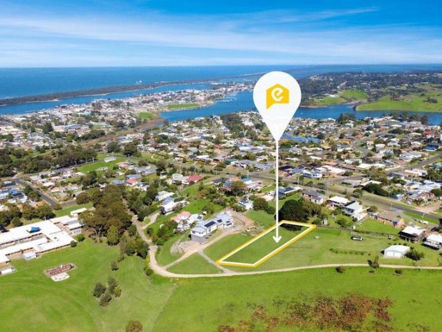 OCEAN VIEWS WITH RURAL CHARM!