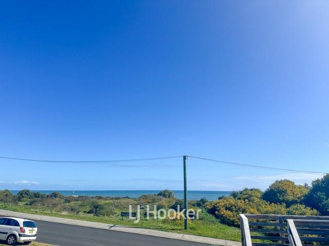 Ocean views abound! Facing Upper Esplanade