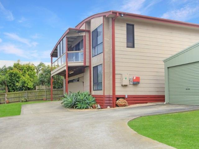 OCEAN VIEWS AND SPACE FOR THE FAMILY