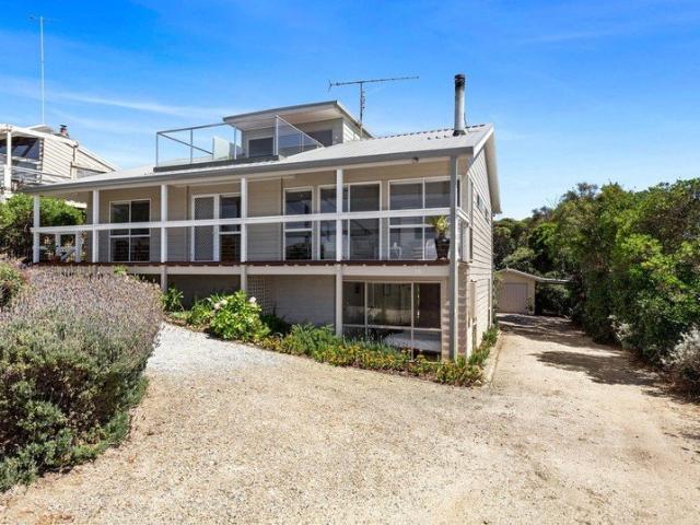 Ocean Views & Direct Beach Access Ultimate Coastal Living