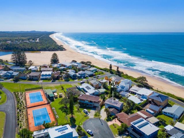 Ocean Views, Flexible Living & Footsteps to Sand
