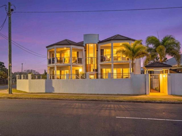 OCEAN VIEWS ON THE ESPLANADE