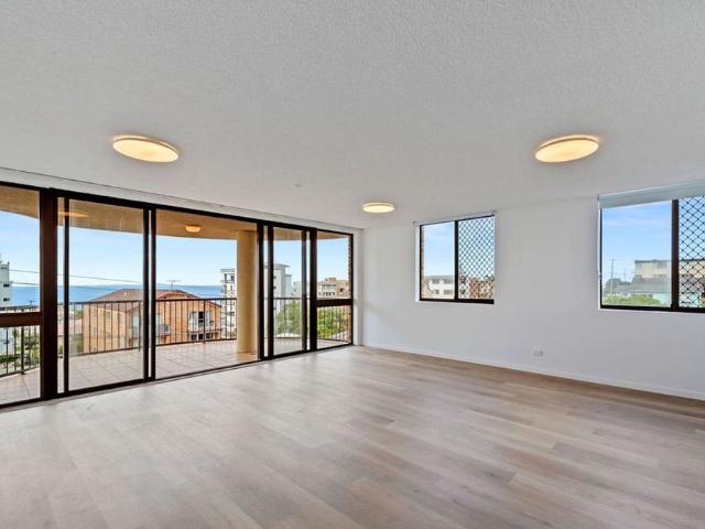 Ocean Views, Sea Breezes & Beachside Living at Kings Beach!