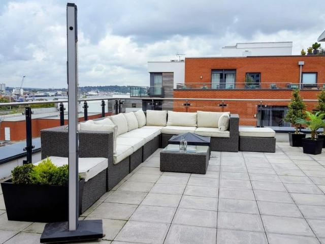 Ocean Way, Hampshire SO14 2 bed flat to rent £1,850 pcm £427 pw
