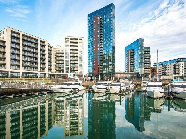 Ocean Way, Southampton, Hampshire SO14, 2 bed flat to rent, £2,000 pcm | PrimeLocation