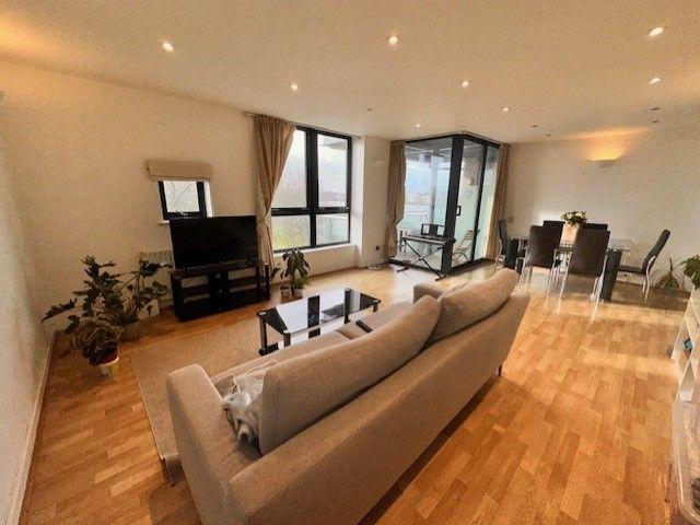 Ocean Wharf, London E14, 2 bed flat to rent, £2,600 pcm | PrimeLocation