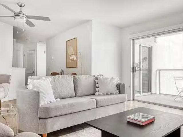 Ocean Club 350 The Village Dr, South Redondo 1 Bedroom 1.