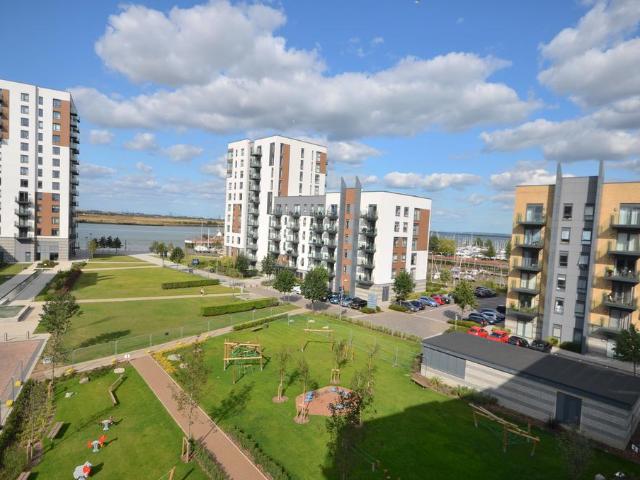 Ocean Drive, Gillingham, ME7 2 bed apartment to rent £1,450 pcm £335 pw