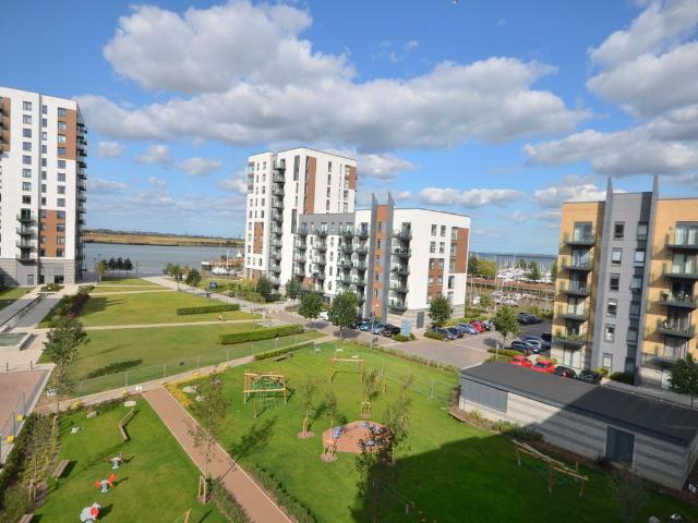 Ocean Drive, Gillingham ME7, 2 bed flat to rent, £1,450 pcm | PrimeLocation