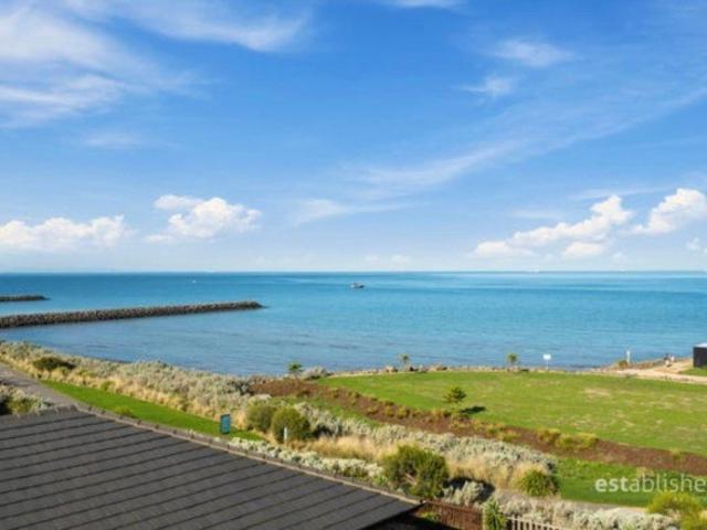 Ocean Facing 2 Bed 2 Bath Apartment
