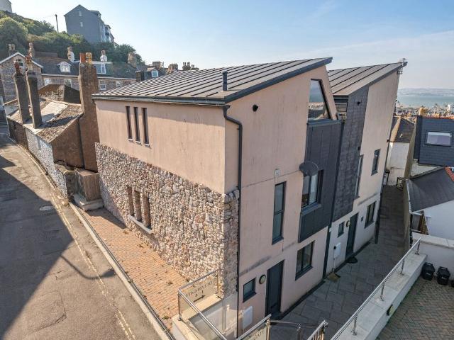 Ocean Gate, Berry Head Road, Brixham, Devon TQ5, 4 bed end terrace house to rent, £1,200 pcm | PrimeLocation