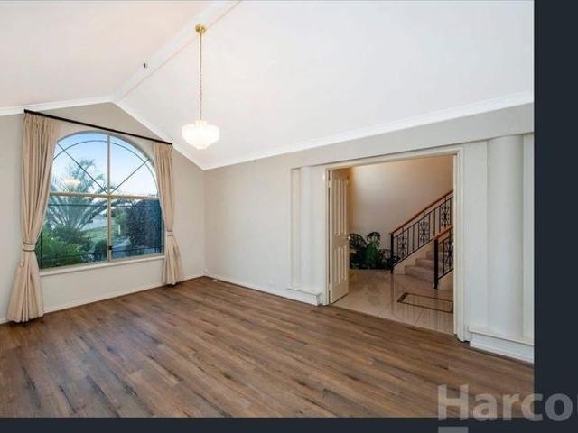 Ocean Glimpses, Pool & Plenty of Space! *6 Months Only