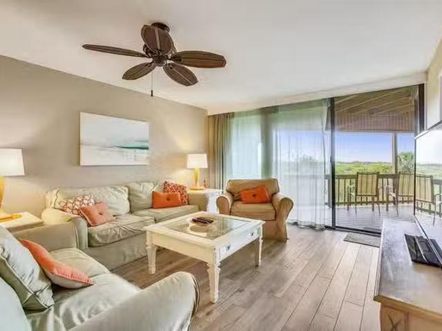 Ocean Hibiscus Drive