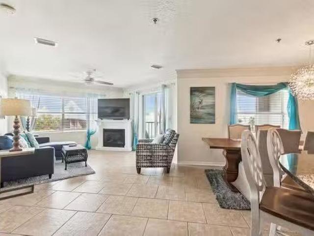 Ocean Hibiscus Drive