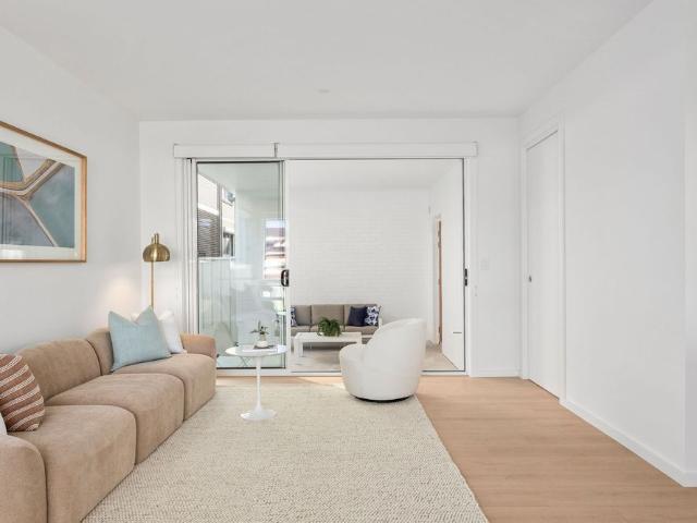 Ocean, lake and parklands at your convenience
