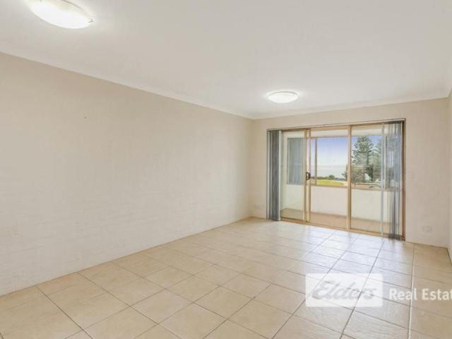 OCEANSIDE APARTMENT LIVING!