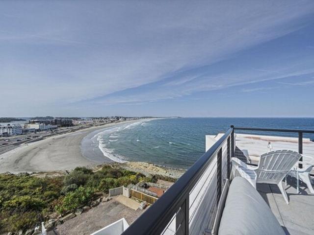 Oceanside Dr Unit,hull, Condo For Sale