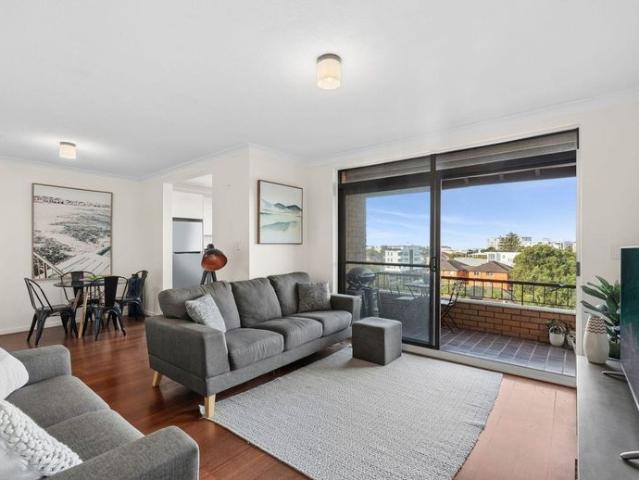 Oceanside Oasis * Access via Burke Road