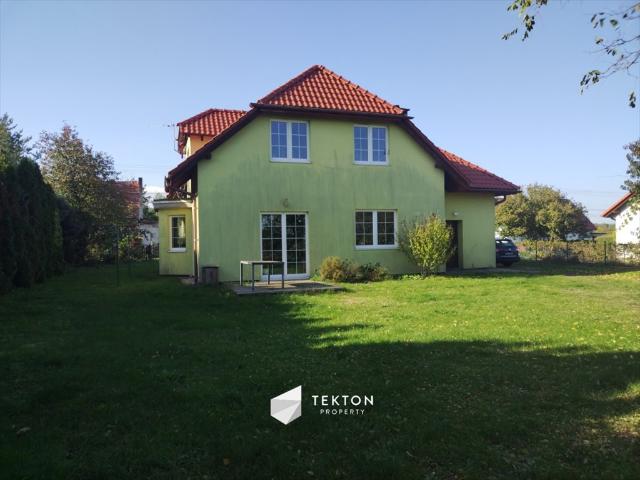 Dom 142m² z ogrodem, gotowy do zamieszkania!