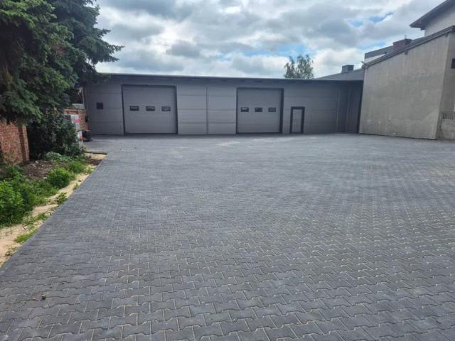 Ocieplony magazyn 200m2 z placem i bramą 3,8m