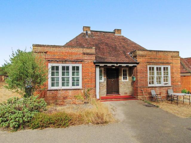 Octagon Road, Whiteley Village. 1 bed maisonette to rent £995 pcm £230 pw
