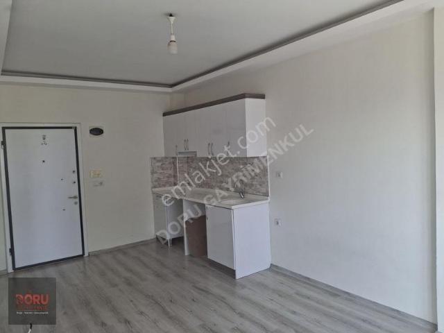 Çocuk Hastanesi Yanında Eşyasız Kiralık 1+1 Daire