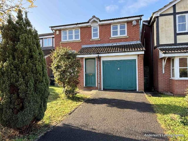 Oadby, Needham Close 3 bed house to rent £1,350 pcm £312 pw