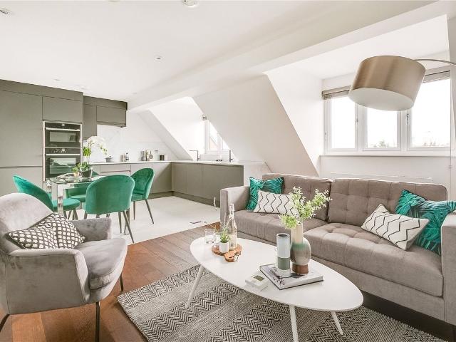 Oakview Lodge, 8 Beechcroft Avenue NW11, 2 bed flat to rent, £3,100 pcm | PrimeLocation