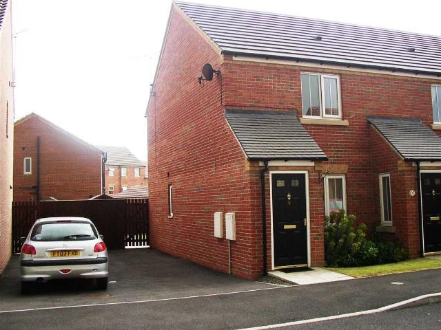 Oakwell Close, Scunthorpe DN16, 2 bed town house to rent, £750 pcm | PrimeLocation