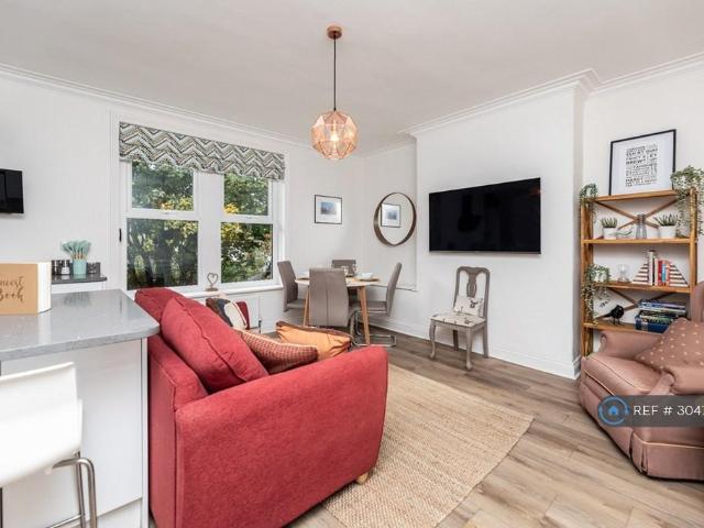 Oakwood Mount, Leeds, LS8 2 bed flat to rent £1,375 pcm £317 pw