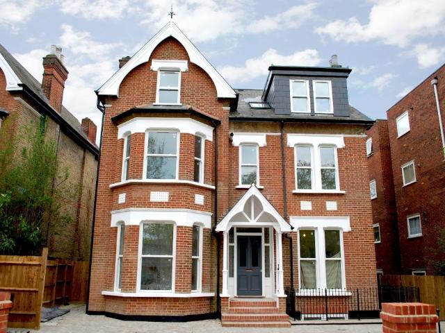 Oakwood Avenue Beckenham BR3 1 bed flat to rent £1,425 pcm £329 pw