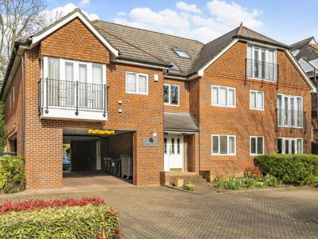 Oakwood Avenue, Beckenham, London BR3, 2 bed flat to rent, £1,972 pcm | PrimeLocation