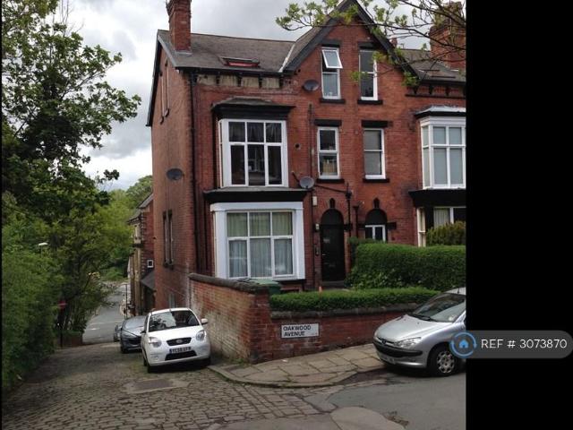 Oakwood Avenue, Leeds, LS8 2 bed flat to rent £960 pcm £222 pw