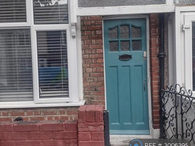 Oakwood Avenue, Mitcham, CR4 3 bed terraced house to rent £2,450 pcm £565 pw