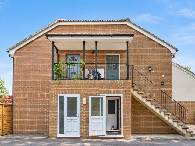 Oakwood Close, Midhurst GU29, 1 bed flat to rent, £850 pcm | PrimeLocation